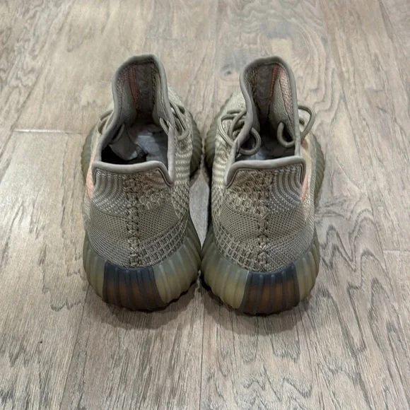 EUC Yeezy Boost 350 v2 Sand Taupe 2020 Size 10.5 - Picture 5 of 10
